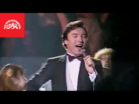 Karel Gott - Holka v domě (Oficiální video)