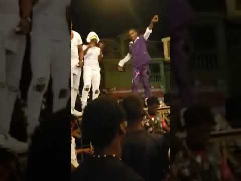 MOLLY_TAG performance live at LK #MollyTag