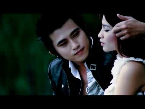 Thể hiện bởi Vy Bảo