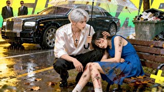 Kicked out by her parents at 18, an infertile CEO took her in—after a wild night, she’s pregnant!