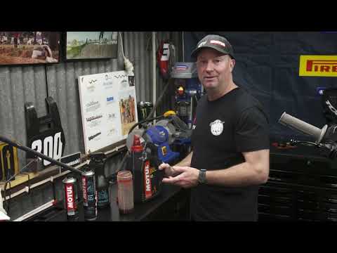 MXTV takes a closer look at Motul 800-2T