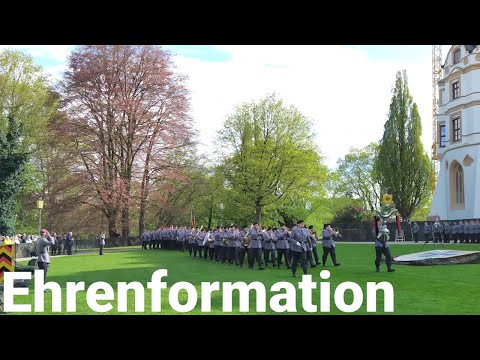 Einmarsch Ehrenformation Unteroffizierschule des Heeres Lehrgruppe D Celle Regimentsgruß
