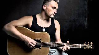 Ákos - Ki helyett szeretsz