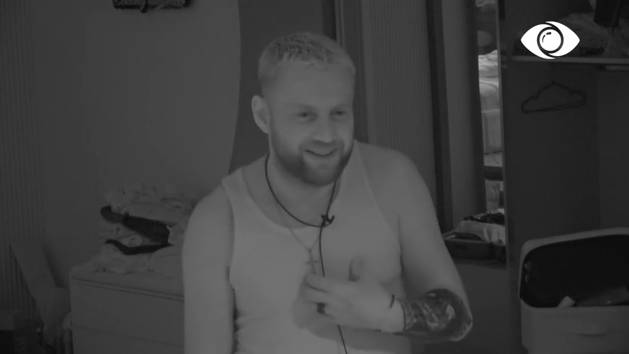 Je e vetmja në këtë shtëpi që nuk kam asnjë fishek më/ Kiara-Luizit