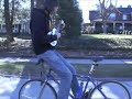 Video 'Ukulele + bicykel + skill'