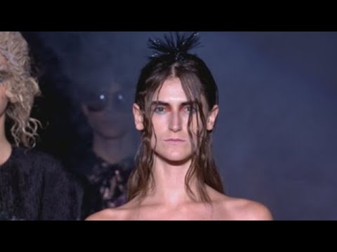 "Fear" de Ana Locking llega a la pasarela de Madrid Fashion Week