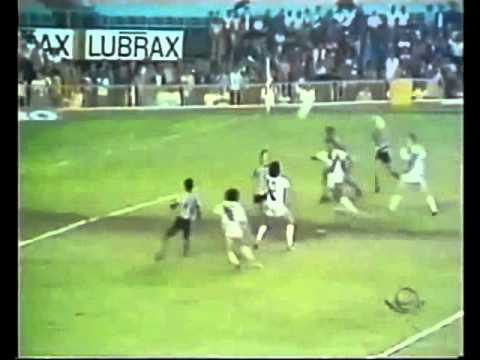 Gol de placa de Roberto Dinamite no Maracanã