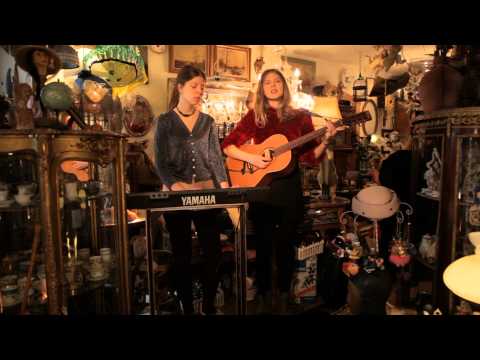 Bedroomdisco TV: Pascal Pinon - 'En ?ú Varst Ævintýr' akustisch