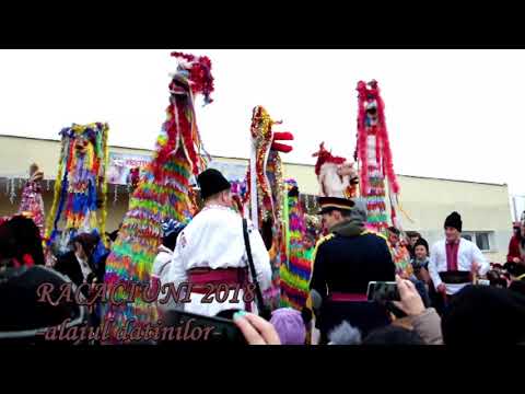 obiceiuri vechi de Anul Nou din Moldova - alaiul datinilor de la Racaciuni