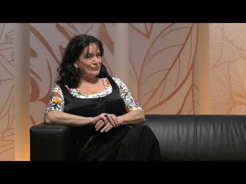 FolkHáttér - Beszélgetés Dr. Lovász Irén népdalénekessel