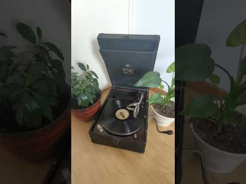 Cabaret dance orchestra- ''Oh, how I love Bulgarians'' (1928)