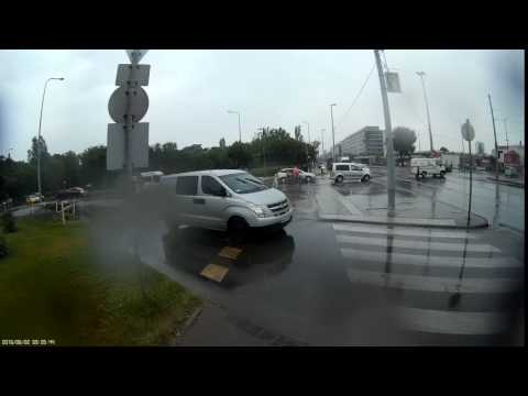 MJH-785 Elsőbbség - Right of way