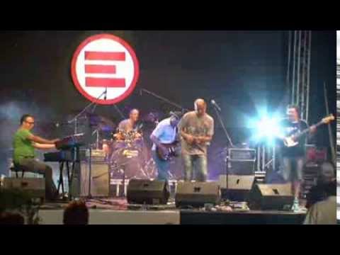 mean old  golden delicious live @ emergency merano 2013
