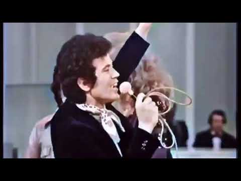 Lucio Battisti duetta con Mina... da brividi.