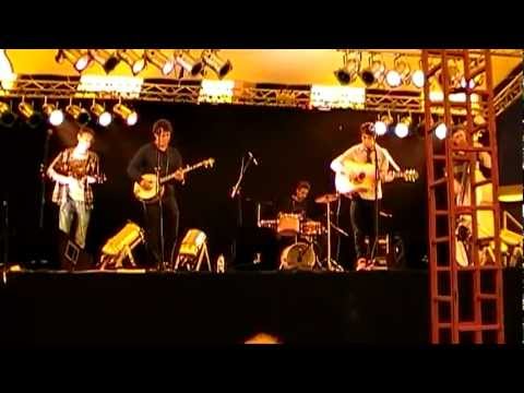 Blue Horyzon + Robbie Sherratt Live @ Shrewsbury Folk Festival 2012 - Wagon Wheel & Chasing Cars