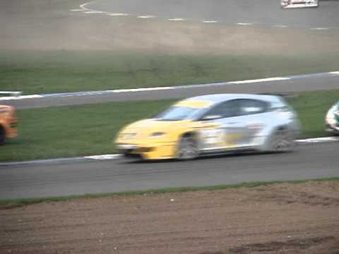 Shedden v Giovanardi - BTCC Silverstone 2006
