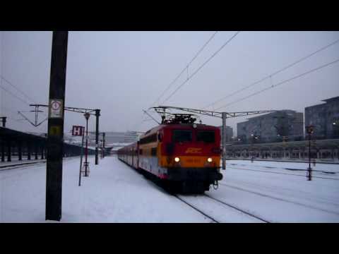 A14021 BUCURESTI NORD - BRASOV, operator privat Regiotrans plecand in Gara de Nord, 19 Dec. 2009