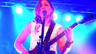 Sleater-Kinney Raleigh - Fangless (live)