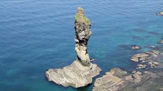 preview picture of video '北海道　積丹岬の女郎子岩 - Jorokko Rock in Cape Shakotan, Hokkaido, Japan'