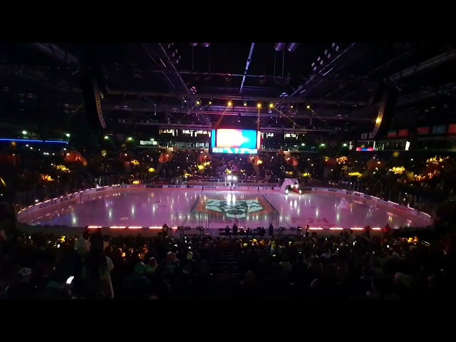 Световое шоу перед началом матча «зеленого дерби» между «Ак Барсом» и «Салаватом Юлаевым»