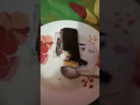 Eating cake is one of the best things u can do at a free time!😋🍰🍰🍰🍰