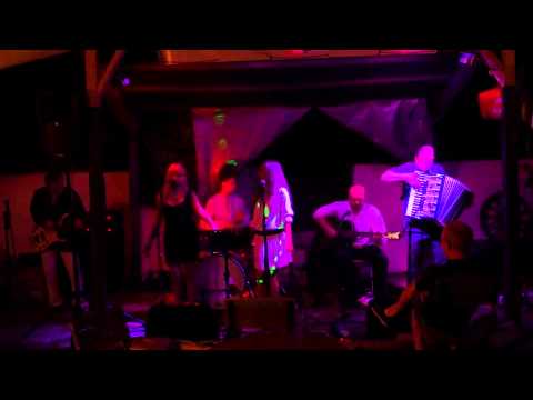 A Gdzie To Dawniej Stroilo - Czyja To Chyża