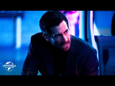Thumbnail of the video: Jake Gyllenhaal's Huge Score - Extended Preview