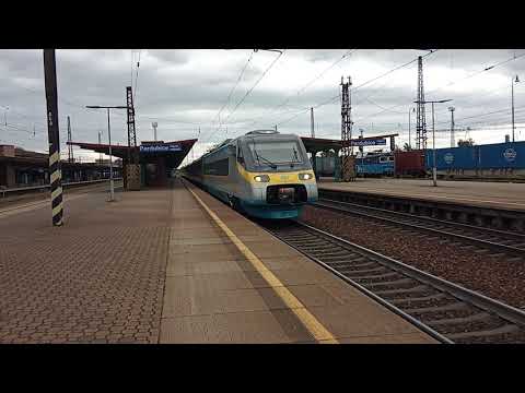 Rozjezd Pendolina 680 002-1 ze stanice Pardubice hl.n.