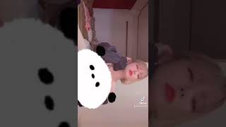 金髪美女のちょいエロシーン