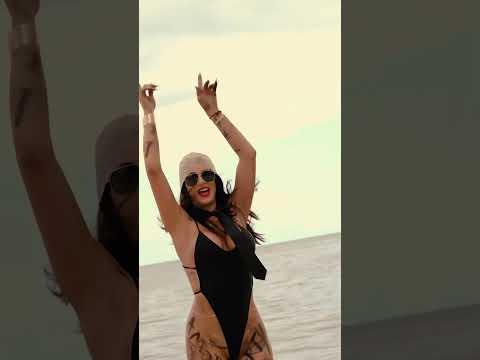 PARTY 🍾🔥🚨 disponible ya! Con @Pitbull @bulin47oficial61 summer hit! ☀️ #themostwinning