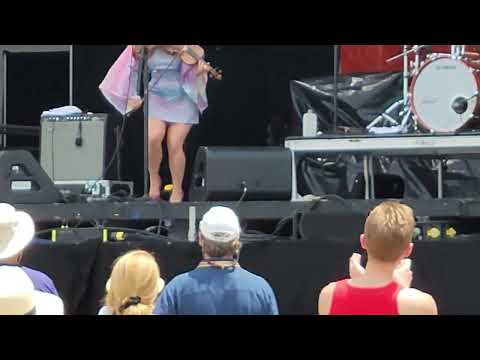 Amanda Shaw @ New Orleans Jazz Fest