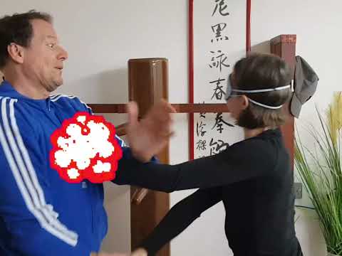The girls Power of Ving Tsun Kung Fu and blindfolded, the next Generation Ving Tsun Martial Arts