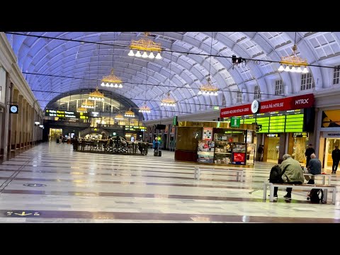 Stockholm Walks: Drottninggatan to Central station on a blue Sunday evening