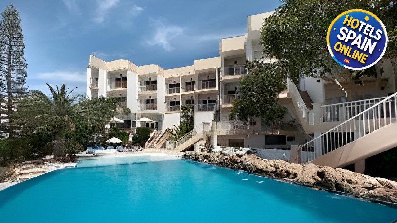 Apartamentos Castavi | Formentera, Spain | Hotel Review 🏨