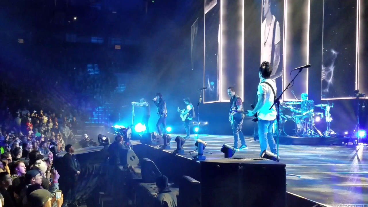 Avenged Sevenfold - Wish You Were Here - Feat Lzzy Hale - Pink Floyd Cover - Nashville - Bridgestone