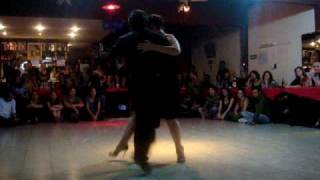 Ariadna Naveira y Fernando Sanchez - Ella es así