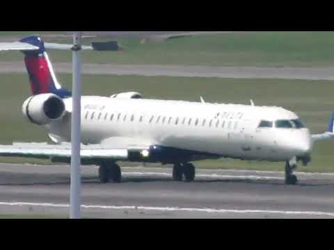 DELTA CRJ 900 LANDING