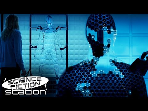 Cecilia Finds The Invisibility Suit | The Invisible Man | Science Fiction Station