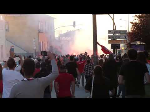 LOUCURA NA CHEGADA DO SL BENFICA A VILA NOVA DE GAIA! 🗣️