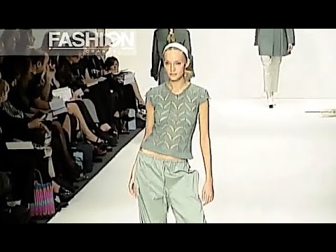 BETTY JACKSON Spring 1999 London - Fashion Channel