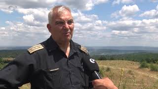 Над 100 души се борят с пожара в Сакар планина