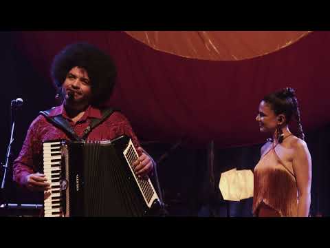 Mariana Aydar e Mestrinho - Te Faço Cafuné e Preciso do Seu Sorriso (Ao Vivo no Sesc Pompeia)