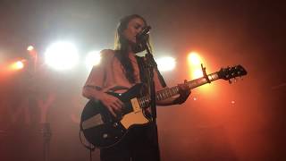 Amy Shark - Love Monster Tour 2019 Paris live - The idiot (electric)