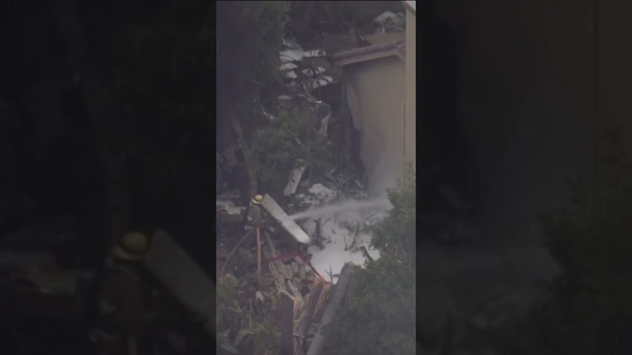 Small plane crashes into Simi Valley neighborhood in Southern California, killing 1 person
