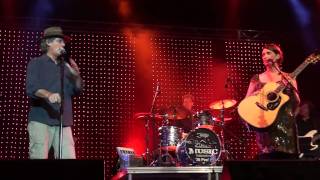 Sara Storer & Shane Howard - Raining On The Plains