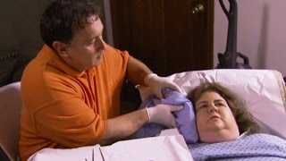 Man Performs At-Home Dentistry on &#39;Extreme Cheapskates&#39;