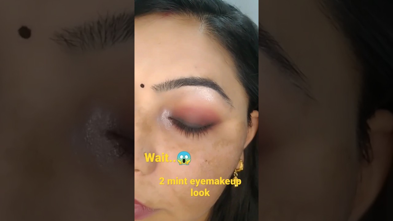 #shorts #ytshorts #smudgeproofkajal  #2minteyemakeup #pradeetitutorials