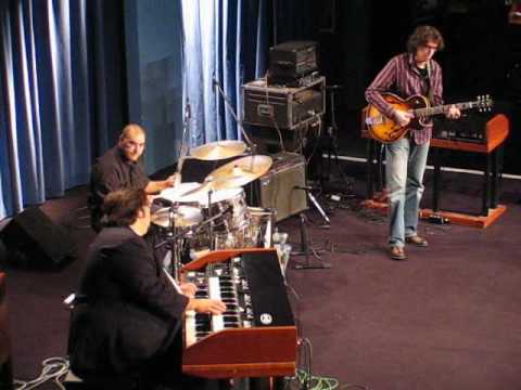 Autumn Leaves - Joey DeFrancesco, Lorenzo Frizzera, Giò Rossi - hammond & guitar