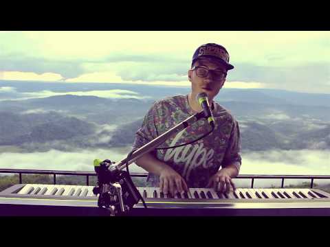 FrankMusik - Walking on a Dream [Empire of the Sun Cover] (Live)