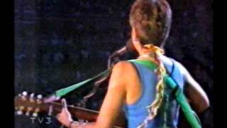 Joan Baez Live in Turkey # 4 &#39;No Woman No Cry&#39;